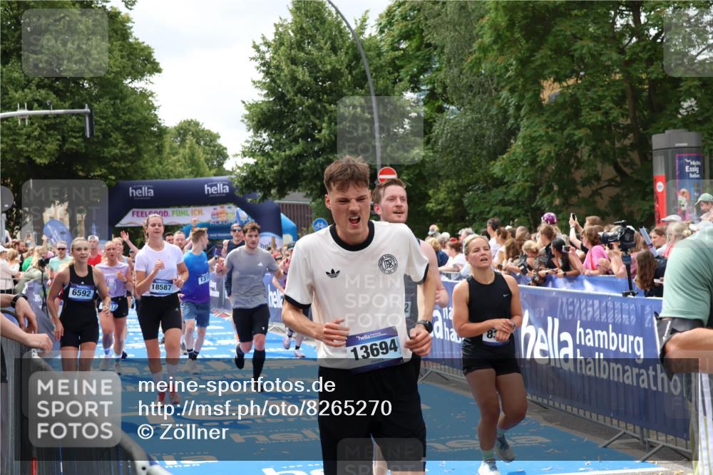 29.06.2025 - hella hamburg halbmarathon Zöllner http://msf.ph/oto/8265270 29.06.2025 10:58:47 Ziel 1319, 2488, 2656, 2840, 5675, 6592, 6720, 8322, 8929, 10539, 10943, 11605, 11846, 12862, 13512, 13880, 14266, 14902, 14965, 15197, 16189, 17630, 17839, 18587 meine-sportfotos.de
