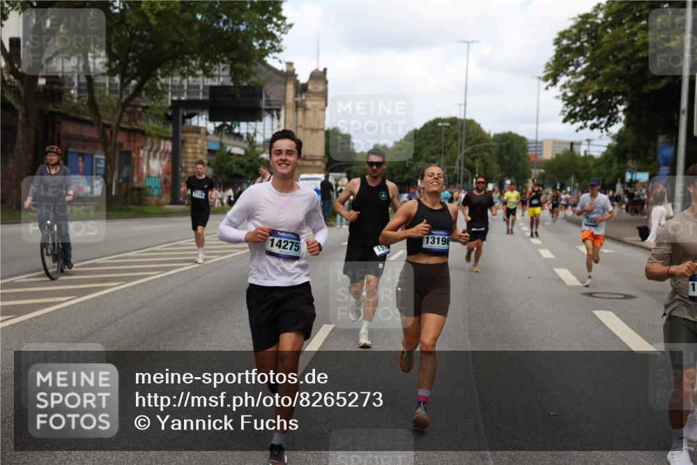 29.06.2025 - hella hamburg halbmarathon Yannick Fuchs http://msf.ph/oto/8265273 29.06.2025 10:36:40 20KM 1169, 1209, 1256, 1312, 1441, 1512, 1903, 1962, 3523, 4823, 5682, 5690, 6639, 6721, 6770, 7105, 7116, 7363, 7693, 8694, 9365, 12098, 13196, 13483, 13709, 13725, 14275, 14811, 15270, 15623, 15654, 15846, 15935, 16281, 16507, 16626, 17016, 17363, 17637, 17926, 18330 meine-sportfotos.de