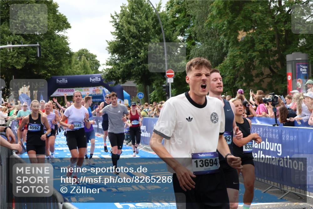 29.06.2025 - hella hamburg halbmarathon Zöllner http://msf.ph/oto/8265286 29.06.2025 10:58:47 Ziel 1319, 2488, 2656, 2840, 5675, 6592, 6720, 8322, 8929, 10539, 10943, 11605, 11846, 12862, 13512, 13880, 14266, 14902, 14965, 15197, 16189, 17630, 17839, 18587 meine-sportfotos.de