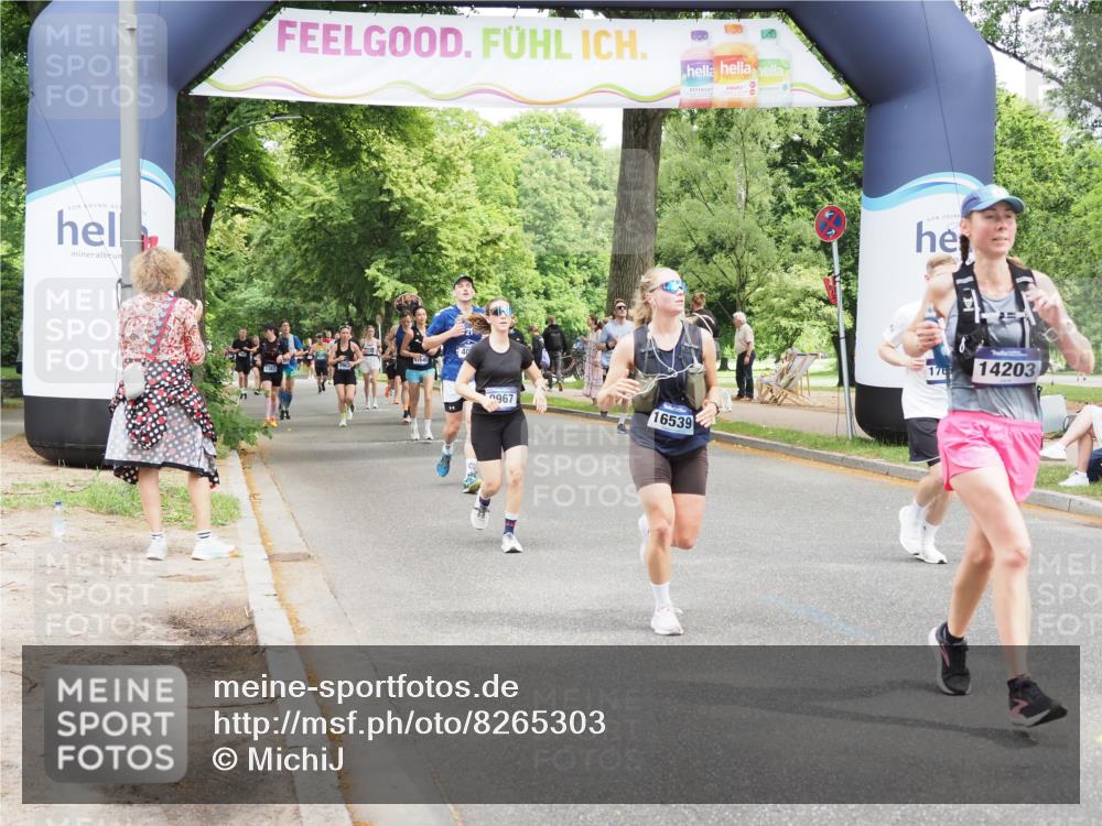 29.06.2025 - hella hamburg halbmarathon MichiJ http://msf.ph/oto/8265303 29.06.2025 10:54:26 Zwischen KM18-KM19 3488, 6196, 9967, 14203, 16539, 16723 meine-sportfotos.de