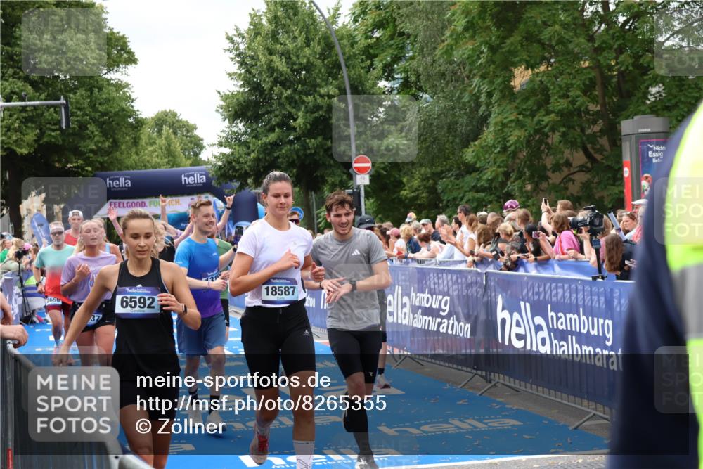 29.06.2025 - hella hamburg halbmarathon Zöllner http://msf.ph/oto/8265355 29.06.2025 10:58:48 Ziel 1319, 2488, 2656, 2840, 5277, 5675, 6592, 6720, 8929, 10539, 10943, 11605, 11846, 13512, 13880, 14266, 14902, 14965, 15197, 16189, 17405, 17630, 17839, 18232, 18587, 18954 meine-sportfotos.de