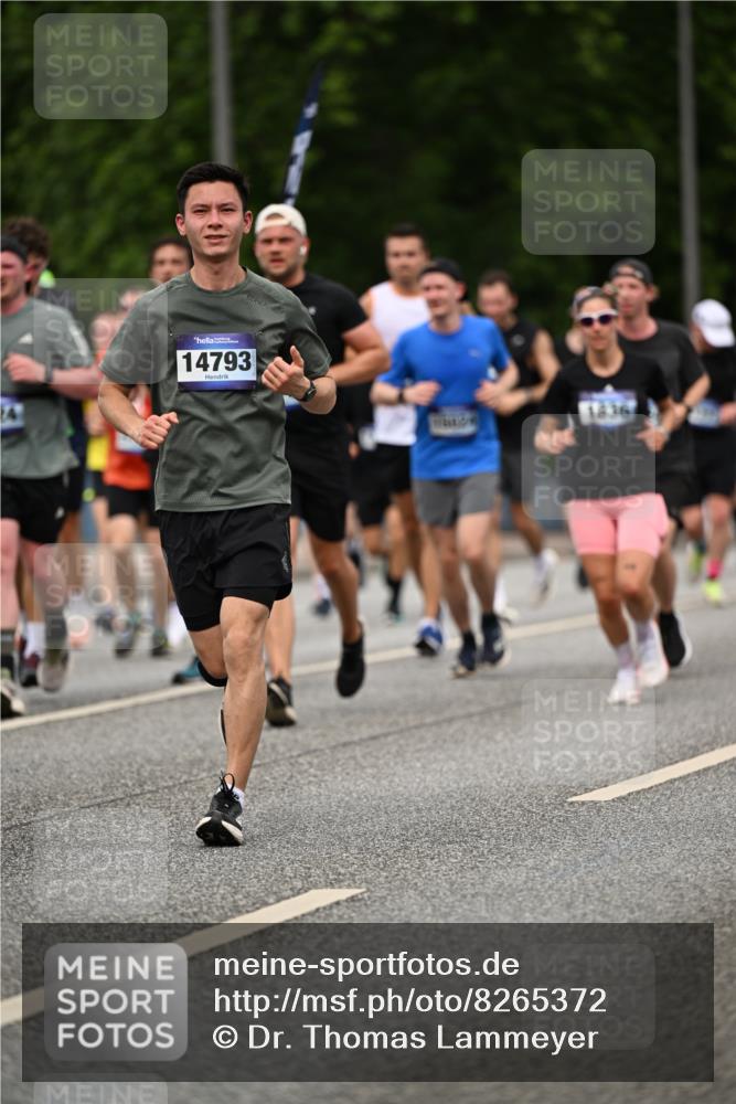 29.06.2025 - hella hamburg halbmarathon Dr. Thomas Lammeyer http://msf.ph/oto/8265372 29.06.2025 10:35:34 Kennedybrücke 1097, 1547, 1844, 1979, 2754, 2755, 2831, 2832, 2914, 3281, 3396, 3424, 3571, 3681, 4877, 4953, 5165, 5350, 5846, 5965, 6078, 6160, 6573, 6640, 7120, 8806, 8812, 8941, 9078, 9104, 9183, 9883, 10148, 10240, 10435, 10586, 11178 meine-sportfotos.de