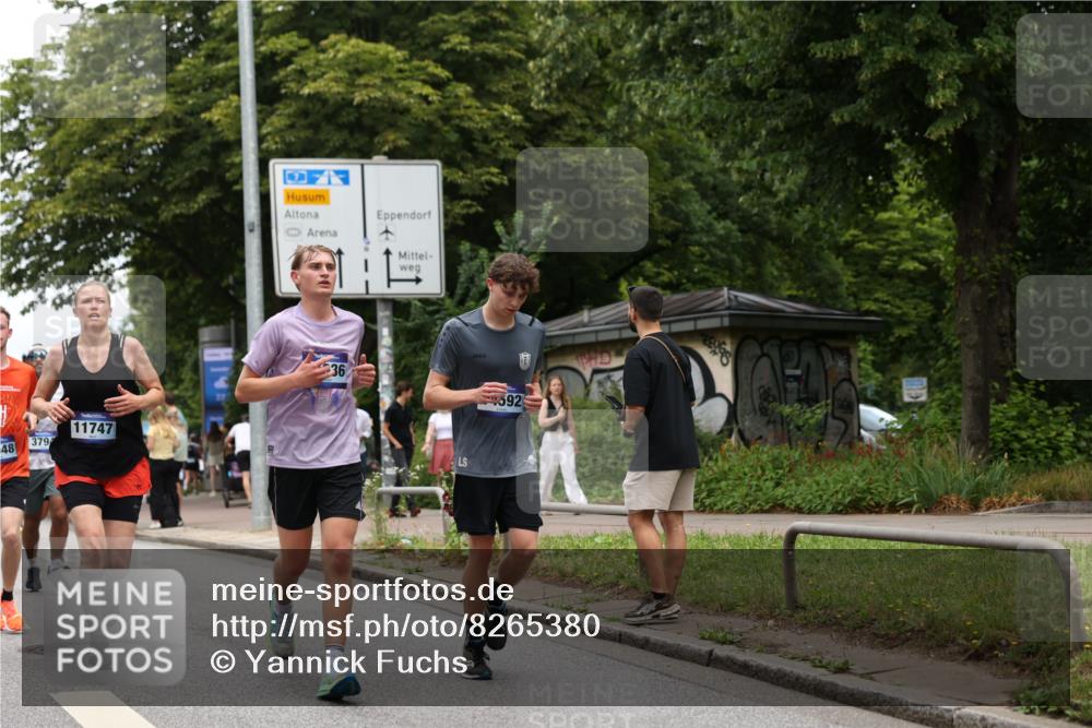 29.06.2025 - hella hamburg halbmarathon Yannick Fuchs http://msf.ph/oto/8265380 29.06.2025 10:48:47 20KM 1125, 1327, 1496, 1506, 1628, 2119, 2474, 2561, 2771, 2884, 2955, 3041, 3177, 3652, 3791, 3794, 3861, 3945, 4029, 4189, 4231, 4868, 4903, 4938, 5319, 6082, 6084, 6433, 6443, 6587, 6938, 8449, 8487, 8514, 8698, 8973, 10191, 10192, 10263, 10368, 10376, 11184, 11333, 11499, 11747, 11797, 11799, 11976, 12186, 12526, 12584, 12961, 13267, 13297, 13988, 14036, 14175, 14592, 14638, 14660, 14834, 14948, 15389, 15408, 15879, 16047, 16327, 17842, 18380 meine-sportfotos.de