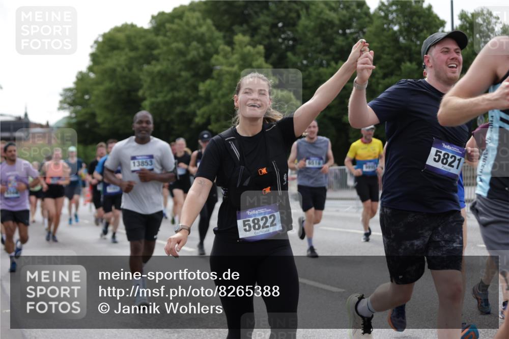 29.06.2025 - hella hamburg halbmarathon Jannik Wohlers http://msf.ph/oto/8265388 29.06.2025 10:33:23 Lombardsbrücke 1189, 1275, 1417, 1896, 2342, 2482, 3170, 3264, 3340, 3345, 3560, 4361, 4433, 4449, 4479, 4696, 4942, 5075, 5096, 5141, 5557, 5566, 5569, 5691, 5821, 5822, 5887, 6109, 6364, 6515, 6516, 6854, 6956, 7027, 7565, 7653, 8021, 8157, 8202, 8282, 8375, 8377, 8383, 8401, 9094, 9234, 9438, 9799, 9875, 9995, 10007, 10071, 10561, 11092, 11111, 11237, 11338, 11453, 11546, 11676, 11827, 11928, 12237, 12238, 12562, 12652, 12835, 12855, 13535, 13601, 13741, 13853, 13934, 14032, 14098 meine-sportfotos.de