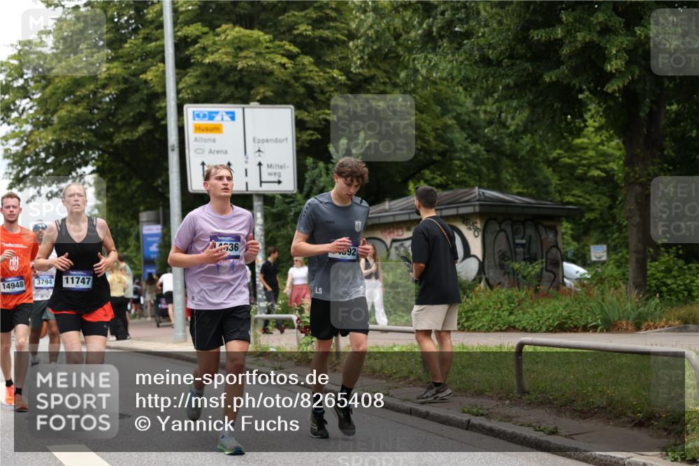 29.06.2025 - hella hamburg halbmarathon Yannick Fuchs http://msf.ph/oto/8265408 29.06.2025 10:48:47 20KM 1125, 1327, 1496, 1506, 1628, 2119, 2474, 2561, 2771, 2884, 2955, 3041, 3177, 3652, 3791, 3794, 3861, 3945, 4029, 4189, 4231, 4868, 4903, 4938, 5319, 6082, 6084, 6433, 6443, 6587, 6938, 8449, 8487, 8514, 8698, 8973, 10191, 10192, 10263, 10368, 10376, 11184, 11333, 11499, 11747, 11797, 11799, 11976, 12186, 12526, 12584, 12961, 13267, 13297, 13988, 14036, 14175, 14592, 14638, 14660, 14834, 14948, 15389, 15408, 15879, 16047, 16327, 17842, 18380 meine-sportfotos.de