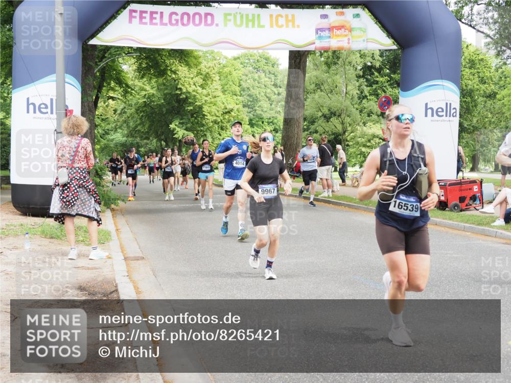 29.06.2025 - hella hamburg halbmarathon MichiJ http://msf.ph/oto/8265421 29.06.2025 10:54:27 Zwischen KM18-KM19 6196, 9967, 14203, 16539, 16723 meine-sportfotos.de