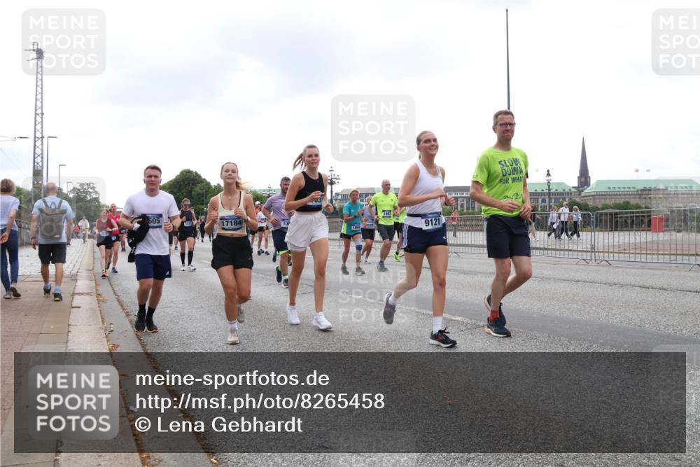 29.06.2025 - hella hamburg halbmarathon Lena Gebhardt http://msf.ph/oto/8265458 29.06.2025 10:46:12 Lombardsbrücke 1004, 1100, 1104, 1421, 1426, 1429, 1465, 1532, 1555, 1608, 1837, 1854, 1867, 1868, 1983, 2398, 2423, 2500, 2522, 2773, 2813, 2917, 2951, 2954, 2965, 3410, 4104, 4119, 4223, 4317, 4448, 4572, 5635, 5697, 5703, 5769, 5770, 5854, 5892, 6068, 6133, 6333, 6392, 6623, 7268, 7303, 7356, 7364, 7368, 7374, 7605, 7894, 7960, 7983, 8047, 8700, 9120, 9121, 9129, 9337, 9426, 9445, 10153, 10327, 10329, 10367, 10511, 11358, 11361, 11876, 11910, 12298, 12333, 12507, 12522 meine-sportfotos.de