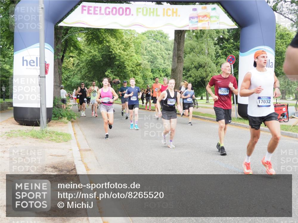 29.06.2025 - hella hamburg halbmarathon MichiJ http://msf.ph/oto/8265520 29.06.2025 10:30:31 Zwischen KM18-KM19 1675, 6593, 6639, 7105, 7693, 12588, 14811, 15255, 15328, 15654, 15846, 16507, 17032, 17637 meine-sportfotos.de