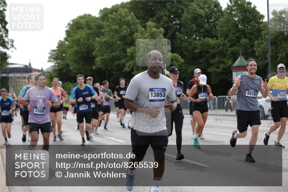 29.06.2025 - hella hamburg halbmarathon Jannik Wohlers http://msf.ph/oto/8265539 29.06.2025 10:33:25 Lombardsbrücke 1189, 1275, 1417, 1896, 2342, 2482, 3170, 3264, 3340, 3345, 3560, 4361, 4433, 4449, 4479, 4696, 4942, 5075, 5096, 5141, 5557, 5561, 5566, 5569, 5691, 5821, 5822, 5887, 6109, 6364, 6515, 6516, 6854, 6956, 7027, 7565, 7653, 8157, 8202, 8282, 8375, 8377, 8383, 8401, 9094, 9799, 9875, 9995, 10007, 10071, 10561, 11092, 11111, 11237, 11338, 11453, 11676, 11827, 12237, 12238, 12562, 12652, 12835, 12855, 13535, 13741, 13853, 13934, 14032, 14098, 19145, 19164 meine-sportfotos.de