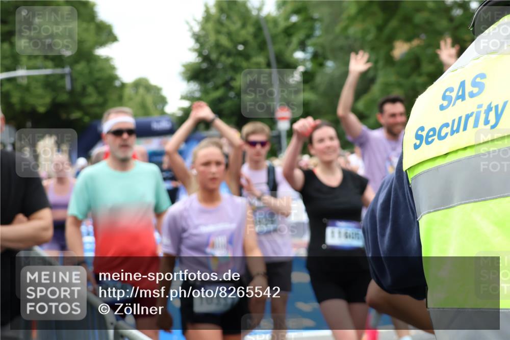 29.06.2025 - hella hamburg halbmarathon Zöllner http://msf.ph/oto/8265542 29.06.2025 10:58:52 Ziel 2159, 2488, 2840, 3859, 4833, 5277, 5675, 5885, 6720, 8807, 8929, 10268, 10539, 12734, 13512, 13880, 14266, 14673, 14902, 14965, 17405, 17630, 17839, 18232, 18954 meine-sportfotos.de