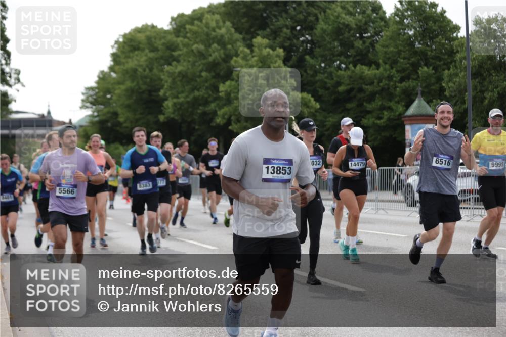 29.06.2025 - hella hamburg halbmarathon Jannik Wohlers http://msf.ph/oto/8265559 29.06.2025 10:33:25 Lombardsbrücke 1189, 1275, 1417, 1896, 2342, 2482, 3170, 3264, 3340, 3345, 3560, 4361, 4433, 4449, 4479, 4696, 4942, 5075, 5096, 5141, 5557, 5561, 5566, 5569, 5691, 5821, 5822, 5887, 6109, 6364, 6515, 6516, 6854, 6956, 7027, 7565, 7653, 8157, 8202, 8282, 8375, 8377, 8383, 8401, 9094, 9799, 9875, 9995, 10007, 10071, 10561, 11092, 11111, 11237, 11338, 11453, 11676, 11827, 12237, 12238, 12562, 12652, 12835, 12855, 13535, 13741, 13853, 13934, 14032, 14098, 19145, 19164 meine-sportfotos.de