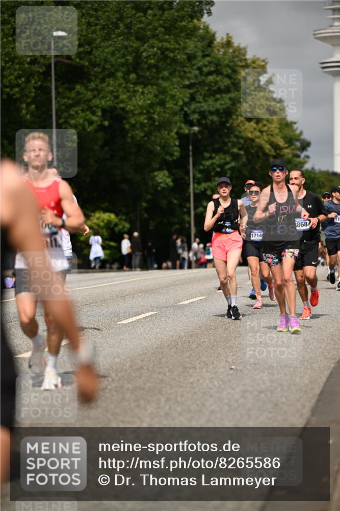 29.06.2025 - hella hamburg halbmarathon Dr. Thomas Lammeyer http://msf.ph/oto/8265586 29.06.2025 10:14:52 Kennedybrücke 1548, 1781, 2868, 4287, 5182, 5440, 5653, 5806, 8171, 8561, 8807, 8810, 10196, 11149 meine-sportfotos.de