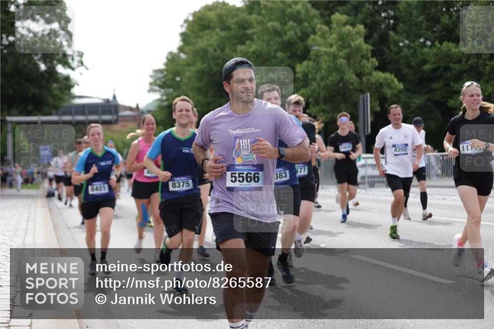 29.06.2025 - hella hamburg halbmarathon Jannik Wohlers http://msf.ph/oto/8265587 29.06.2025 10:33:26 Lombardsbrücke 1189, 1275, 1417, 1896, 2342, 2482, 3170, 3264, 3340, 3345, 3560, 4361, 4433, 4449, 4479, 4696, 4942, 5075, 5096, 5141, 5557, 5561, 5566, 5569, 5691, 5821, 5822, 5887, 6109, 6364, 6515, 6516, 6854, 6956, 7027, 7565, 7653, 8157, 8202, 8375, 8377, 8383, 8401, 9094, 9875, 9995, 10007, 10071, 10561, 10800, 11092, 11111, 11237, 11338, 11676, 11827, 12562, 12652, 12835, 13401, 13535, 13741, 13853, 13934, 14032, 14098, 19145, 19164 meine-sportfotos.de