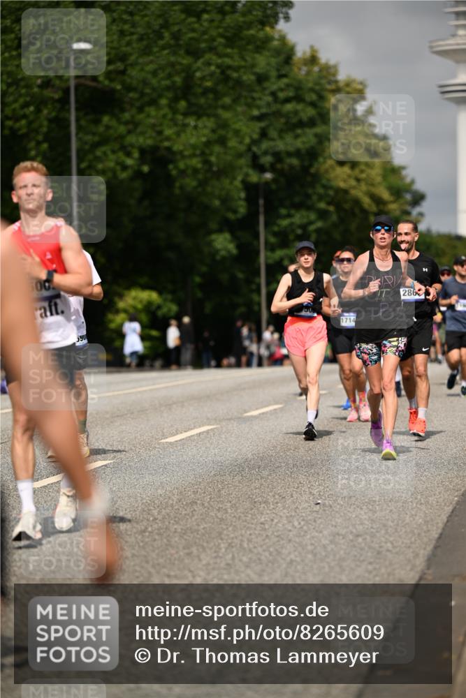 29.06.2025 - hella hamburg halbmarathon Dr. Thomas Lammeyer http://msf.ph/oto/8265609 29.06.2025 10:14:53 Kennedybrücke 1548, 1781, 2868, 4287, 5182, 5440, 5653, 5806, 8171, 8561, 8807, 8810, 10196, 11149 meine-sportfotos.de