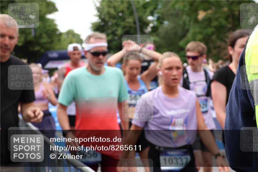 29.06.2025 - hella hamburg halbmarathon Zöllner http://msf.ph/oto/8265611 29.06.2025 10:58:53 Ziel 2159, 2488, 2840, 3859, 4632, 4833, 5277, 5885, 6720, 8807, 9156, 9353, 10268, 10539, 12734, 13880, 14266, 14673, 14902, 14965, 17405, 17630, 17839, 18232, 18954 meine-sportfotos.de