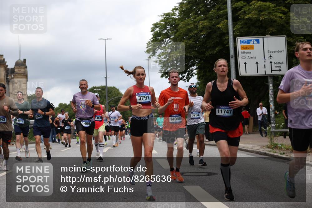29.06.2025 - hella hamburg halbmarathon Yannick Fuchs http://msf.ph/oto/8265636 29.06.2025 10:48:47 20KM 1125, 1327, 1496, 1506, 1628, 2119, 2474, 2561, 2771, 2884, 2955, 3041, 3177, 3652, 3791, 3794, 3861, 3945, 4029, 4189, 4231, 4868, 4903, 4938, 5319, 6082, 6084, 6433, 6443, 6587, 6938, 8449, 8487, 8514, 8698, 8973, 10191, 10192, 10263, 10368, 10376, 11184, 11333, 11499, 11747, 11797, 11799, 11976, 12186, 12526, 12584, 12961, 13267, 13297, 13988, 14036, 14175, 14592, 14638, 14660, 14834, 14948, 15389, 15408, 15879, 16047, 16327, 17842, 18380 meine-sportfotos.de