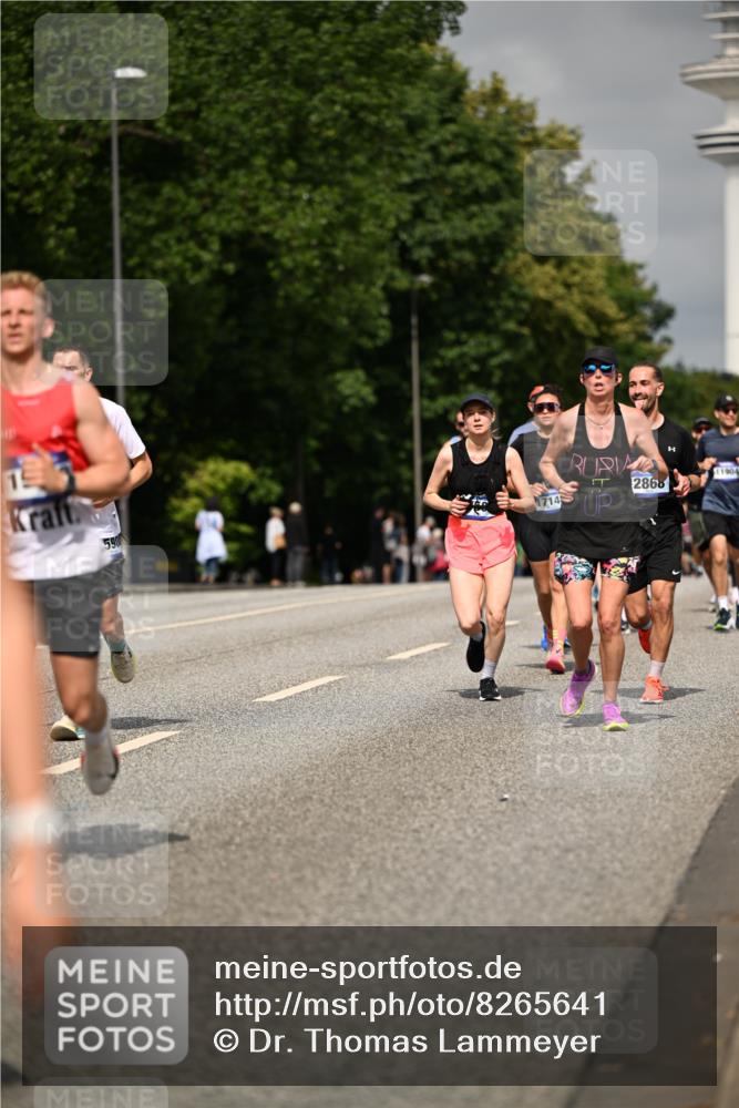 29.06.2025 - hella hamburg halbmarathon Dr. Thomas Lammeyer http://msf.ph/oto/8265641 29.06.2025 10:14:53 Kennedybrücke 1548, 1781, 2868, 4287, 5182, 5440, 5653, 5806, 8171, 8561, 8807, 8810, 10196, 11149 meine-sportfotos.de
