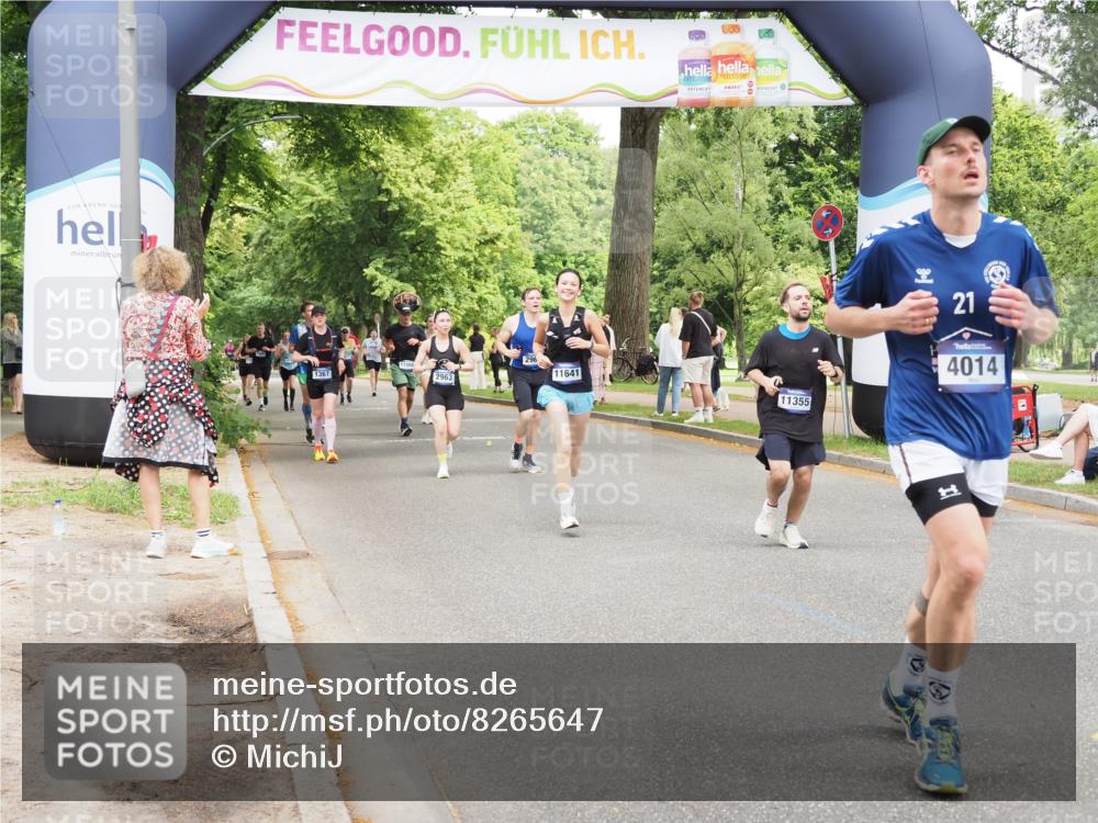 29.06.2025 - hella hamburg halbmarathon MichiJ http://msf.ph/oto/8265647 29.06.2025 10:54:29 Zwischen KM18-KM19 2963, 4014, 6196, 9967, 11355, 11641, 14203, 16539, 16723, 16976 meine-sportfotos.de