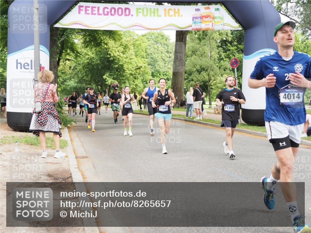29.06.2025 - hella hamburg halbmarathon MichiJ http://msf.ph/oto/8265657 29.06.2025 10:54:29 Zwischen KM18-KM19 2963, 4014, 6196, 9967, 11355, 11641, 14203, 16539, 16723, 16976 meine-sportfotos.de