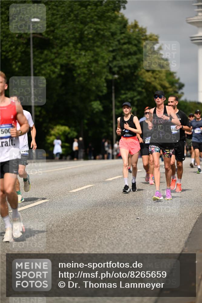 29.06.2025 - hella hamburg halbmarathon Dr. Thomas Lammeyer http://msf.ph/oto/8265659 29.06.2025 10:14:53 Kennedybrücke 1548, 1781, 2868, 4287, 5182, 5440, 5653, 5806, 8171, 8561, 8807, 8810, 10196, 11149 meine-sportfotos.de