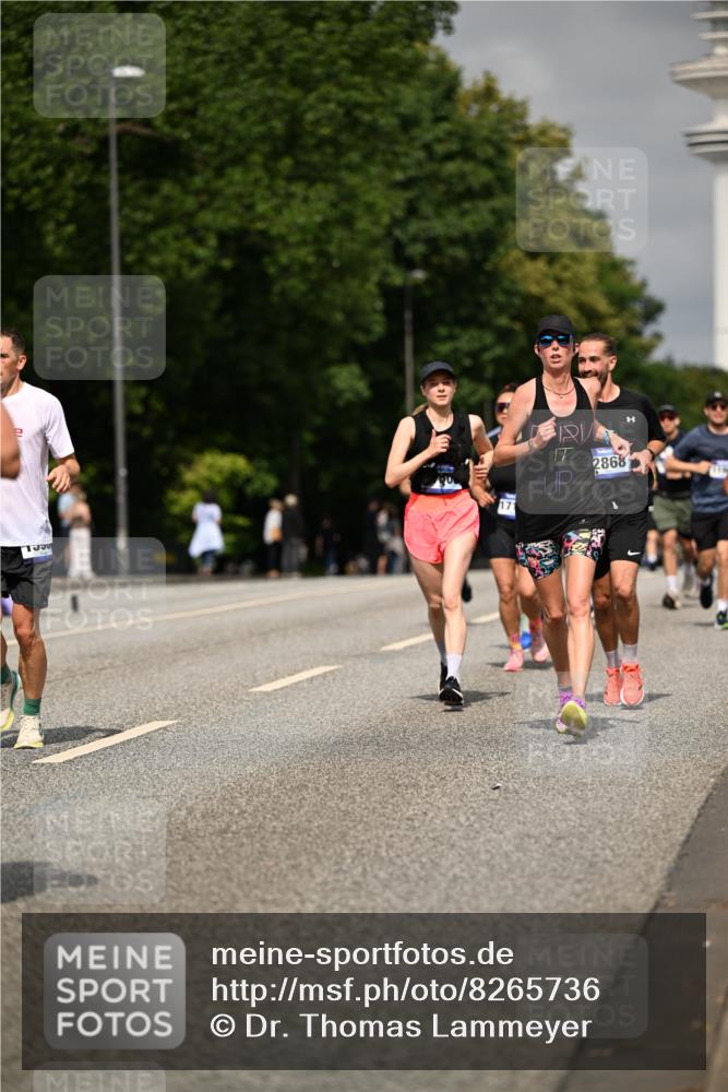 29.06.2025 - hella hamburg halbmarathon Dr. Thomas Lammeyer http://msf.ph/oto/8265736 29.06.2025 10:14:53 Kennedybrücke 1548, 1781, 2868, 4287, 5182, 5440, 5653, 5806, 8171, 8561, 8807, 8810, 10196, 11149 meine-sportfotos.de