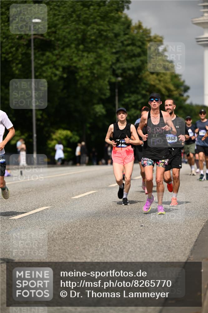 29.06.2025 - hella hamburg halbmarathon Dr. Thomas Lammeyer http://msf.ph/oto/8265770 29.06.2025 10:14:53 Kennedybrücke 1548, 1781, 2868, 4287, 5182, 5440, 5653, 5806, 8171, 8561, 8807, 8810, 10196, 11149 meine-sportfotos.de
