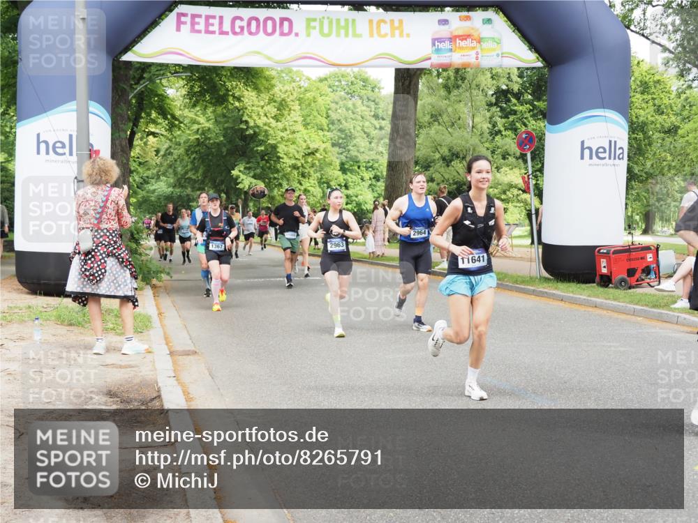 29.06.2025 - hella hamburg halbmarathon MichiJ http://msf.ph/oto/8265791 29.06.2025 10:54:31 Zwischen KM18-KM19 2963, 2964, 4014, 5363, 9967, 11355, 11641, 16539, 16976 meine-sportfotos.de