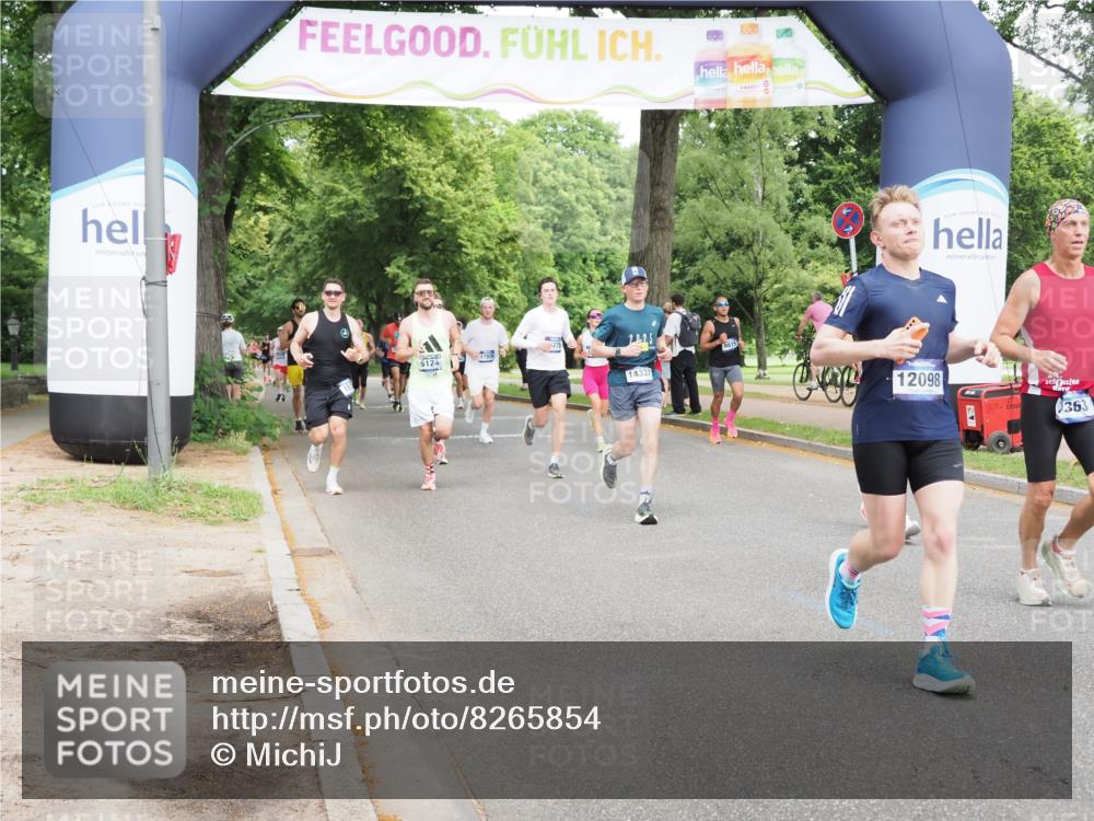 29.06.2025 - hella hamburg halbmarathon MichiJ http://msf.ph/oto/8265854 29.06.2025 10:30:34 Zwischen KM18-KM19 1675, 1903, 5124, 5690, 6639, 7105, 7363, 12098, 12588, 14811, 15255, 15328, 15846, 16507, 17032, 17159, 17637 meine-sportfotos.de