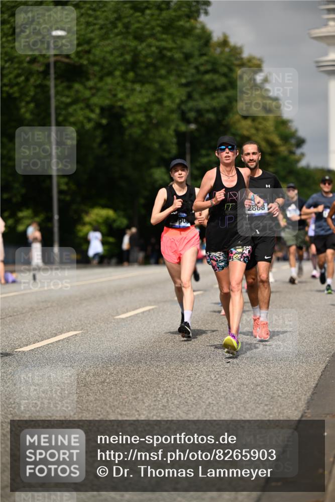 29.06.2025 - hella hamburg halbmarathon Dr. Thomas Lammeyer http://msf.ph/oto/8265903 29.06.2025 10:14:54 Kennedybrücke 1548, 1781, 2868, 4287, 5182, 5440, 5653, 5806, 8171, 8561, 8807, 8810, 10196, 11149 meine-sportfotos.de