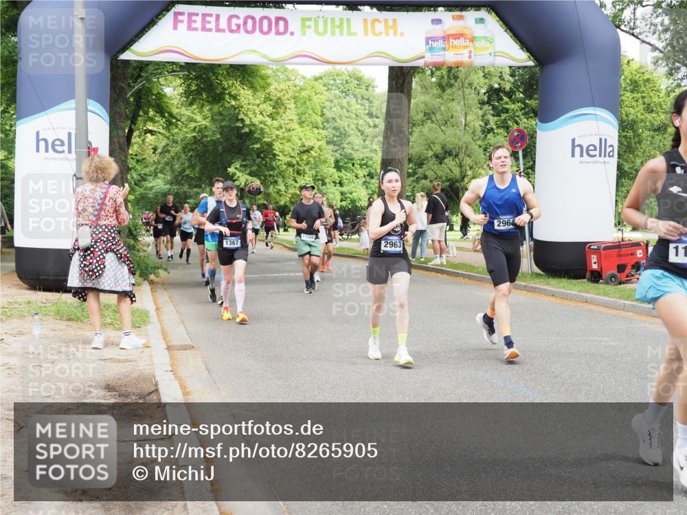 29.06.2025 - hella hamburg halbmarathon MichiJ http://msf.ph/oto/8265905 29.06.2025 10:54:32 Zwischen KM18-KM19 2963, 2964, 4014, 5363, 9967, 11088, 11355, 11641, 16824, 16976, 17062 meine-sportfotos.de