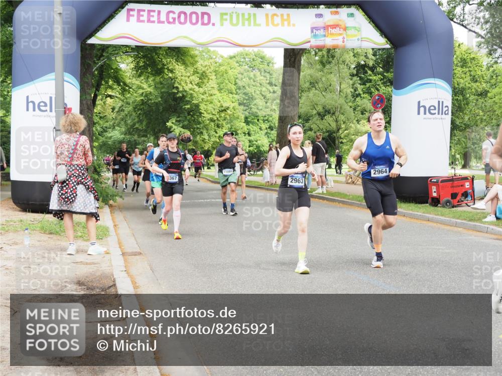 29.06.2025 - hella hamburg halbmarathon MichiJ http://msf.ph/oto/8265921 29.06.2025 10:54:32 Zwischen KM18-KM19 2963, 2964, 4014, 5363, 9967, 11088, 11355, 11641, 16824, 16976, 17062 meine-sportfotos.de
