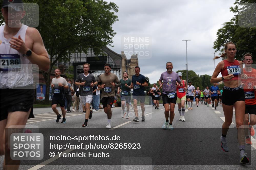 29.06.2025 - hella hamburg halbmarathon Yannick Fuchs http://msf.ph/oto/8265923 29.06.2025 10:48:48 20KM 1125, 1327, 1496, 1506, 1628, 2119, 2474, 2561, 2771, 2884, 2955, 3041, 3652, 3791, 3794, 3945, 4029, 4189, 4231, 4868, 4903, 4938, 5319, 6082, 6355, 6433, 6443, 6587, 6938, 8449, 8487, 8514, 8698, 8973, 10191, 10192, 10263, 10368, 10376, 11184, 11333, 11499, 11747, 11797, 11799, 11976, 12186, 12526, 12584, 12961, 13267, 13297, 13988, 14036, 14175, 14592, 14638, 14660, 14834, 14845, 14948, 15389, 15408, 15879, 16047, 16327, 17842, 18031, 18380 meine-sportfotos.de