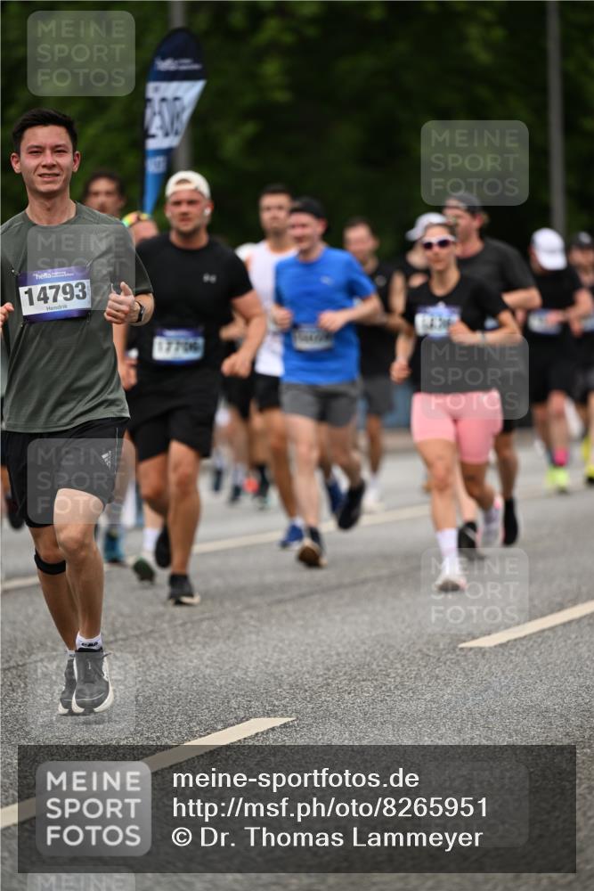 29.06.2025 - hella hamburg halbmarathon Dr. Thomas Lammeyer http://msf.ph/oto/8265951 29.06.2025 10:35:35 Kennedybrücke 1097, 1547, 1844, 1979, 2831, 2832, 2914, 3281, 3396, 3424, 3571, 3681, 4877, 4953, 5165, 5350, 5846, 5965, 6078, 6160, 6573, 6640, 7120, 8806, 8812, 8941, 9078, 9104, 9183, 9883, 10148, 10240, 10435, 10586, 11178 meine-sportfotos.de