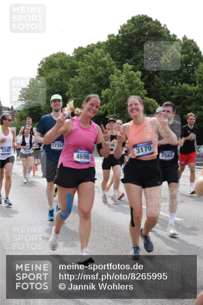 29.06.2025 - hella hamburg halbmarathon Jannik Wohlers http://msf.ph/oto/8265995 29.06.2025 10:33:29 Lombardsbrücke 1189, 1275, 1417, 1705, 1787, 1896, 2482, 2526, 3264, 3340, 3345, 3560, 4479, 4696, 4807, 4942, 5096, 5141, 5557, 5561, 5566, 5584, 5691, 5821, 5822, 5887, 6364, 6515, 6516, 6956, 7027, 7565, 8202, 8375, 8377, 8383, 8401, 9094, 9875, 9995, 10007, 10071, 10561, 10800, 11092, 11111, 11237, 11338, 11642, 12330, 12562, 12652, 12835, 13401, 13535, 13741, 13853, 13934, 14032, 14873, 15792, 17440, 19145, 19164 meine-sportfotos.de