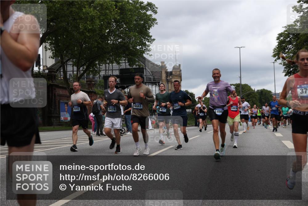 29.06.2025 - hella hamburg halbmarathon Yannick Fuchs http://msf.ph/oto/8266006 29.06.2025 10:48:48 20KM 1125, 1327, 1496, 1506, 1628, 2119, 2474, 2561, 2771, 2884, 2955, 3041, 3652, 3791, 3794, 3945, 4029, 4189, 4231, 4868, 4903, 4938, 5319, 6082, 6355, 6433, 6443, 6587, 6938, 8449, 8487, 8514, 8698, 8973, 10191, 10192, 10263, 10368, 10376, 11184, 11333, 11499, 11747, 11797, 11799, 11976, 12186, 12526, 12584, 12961, 13267, 13297, 13988, 14036, 14175, 14592, 14638, 14660, 14834, 14845, 14948, 15389, 15408, 15879, 16047, 16327, 17842, 18031, 18380 meine-sportfotos.de