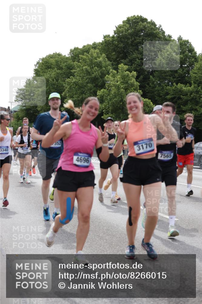 29.06.2025 - hella hamburg halbmarathon Jannik Wohlers http://msf.ph/oto/8266015 29.06.2025 10:33:29 Lombardsbrücke 1189, 1275, 1417, 1705, 1787, 1896, 2482, 2526, 3264, 3340, 3345, 3560, 4479, 4696, 4807, 4942, 5096, 5141, 5557, 5561, 5566, 5584, 5691, 5821, 5822, 5887, 6364, 6515, 6516, 6956, 7027, 7565, 8202, 8375, 8377, 8383, 8401, 9094, 9875, 9995, 10007, 10071, 10561, 10800, 11092, 11111, 11237, 11338, 11642, 12330, 12562, 12652, 12835, 13401, 13535, 13741, 13853, 13934, 14032, 14873, 15792, 17440, 19145, 19164 meine-sportfotos.de