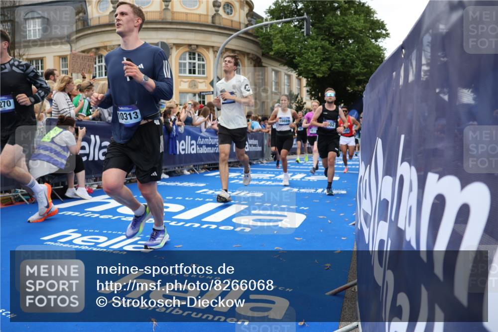 29.06.2025 - hella hamburg halbmarathon Strokosch-Dieckow http://msf.ph/oto/8266068 29.06.2025 10:45:10 Ziel 2188, 2270, 3917, 4997, 6054, 6375, 6575, 6819, 7087, 9302, 9710, 10064, 10313, 10741, 12783, 13919, 15365, 15563, 15636, 15651, 15741, 15760, 16513, 16685, 16689, 17120, 17960, 18346, 18718 meine-sportfotos.de