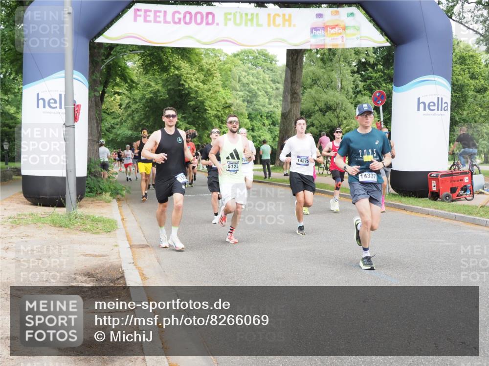 29.06.2025 - hella hamburg halbmarathon MichiJ http://msf.ph/oto/8266069 29.06.2025 10:30:35 Zwischen KM18-KM19 1512, 1903, 5124, 5690, 6639, 7105, 7363, 8359, 12098, 12588, 14811, 15255, 15328, 15846, 16507, 17032, 17159, 17637, 18509 meine-sportfotos.de