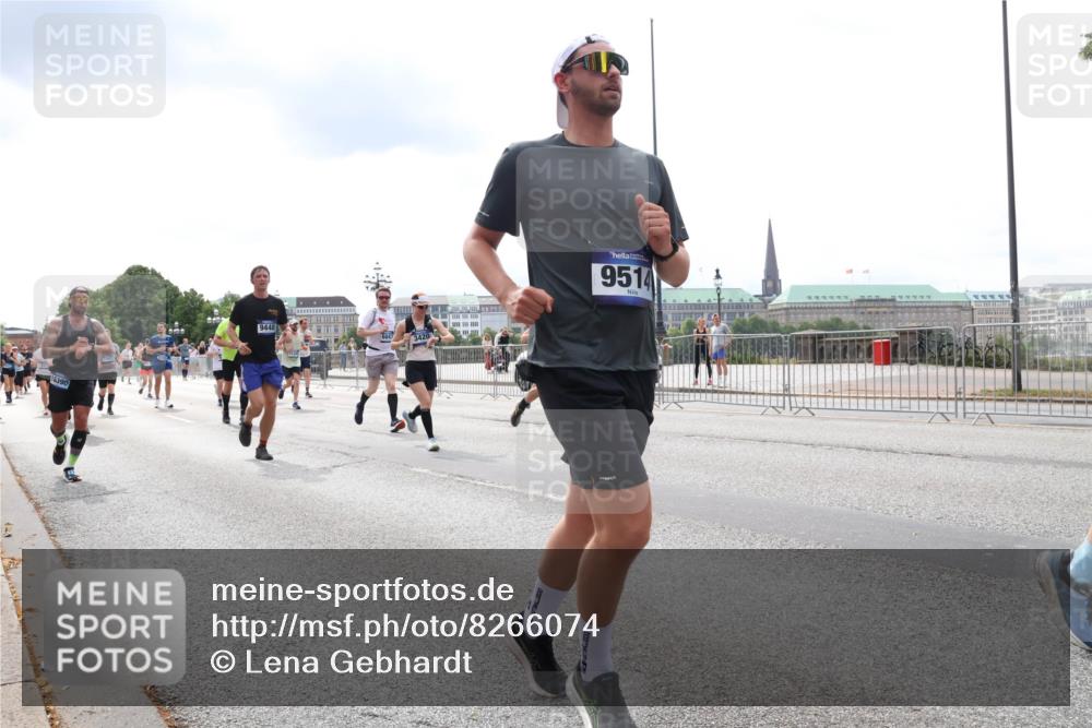 29.06.2025 - hella hamburg halbmarathon Lena Gebhardt http://msf.ph/oto/8266074 29.06.2025 10:34:42 Lombardsbrücke 1025, 1672, 2023, 2355, 2412, 2464, 2510, 2511, 2801, 3130, 3145, 3420, 4540, 4824, 4826, 4884, 5453, 5609, 6034, 6105, 6171, 6310, 6329, 6335, 6379, 6397, 6571, 6574, 6843, 7020, 7299, 7386, 7644, 7733, 8349, 8369, 8705, 8793, 8965, 9122, 9164, 9248, 9379, 9448, 9514, 10335, 10360, 10464, 10564, 10606, 10674, 11122, 11245, 11646, 11872, 12019, 12164, 12236, 12382, 12764, 13957, 15477, 16238, 16311, 16390, 16682, 16919, 17230, 18158, 18941 meine-sportfotos.de