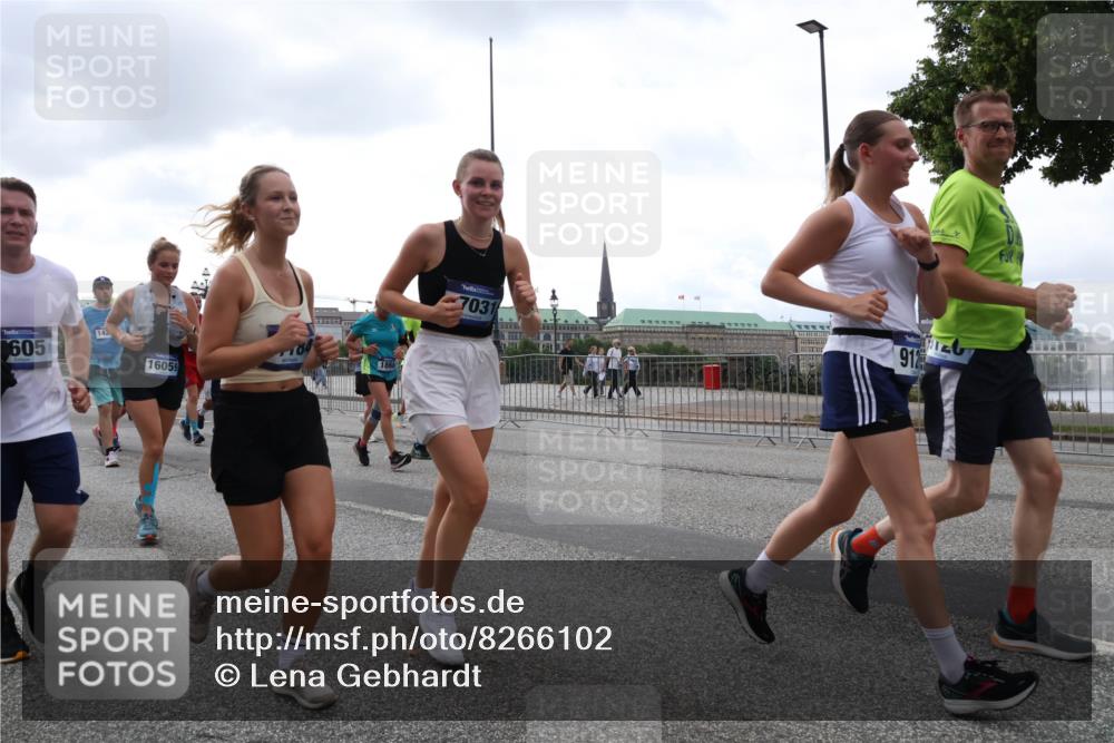 29.06.2025 - hella hamburg halbmarathon Lena Gebhardt http://msf.ph/oto/8266102 29.06.2025 10:46:13 Lombardsbrücke 1004, 1100, 1104, 1421, 1426, 1429, 1465, 1532, 1555, 1608, 1837, 1854, 1867, 1868, 1983, 2398, 2423, 2500, 2522, 2697, 2773, 2813, 2917, 2951, 2954, 2965, 3410, 4104, 4119, 4223, 4317, 4448, 4572, 5635, 5697, 5703, 5769, 5770, 5854, 5892, 6068, 6133, 6333, 6392, 6623, 7268, 7303, 7356, 7364, 7368, 7374, 7605, 7894, 7960, 7983, 8047, 8700, 9120, 9121, 9129, 9337, 9426, 9445, 10153, 10327, 10329, 10367, 10511, 11358, 11361, 11876, 11910, 12298, 12333, 12507, 12522 meine-sportfotos.de