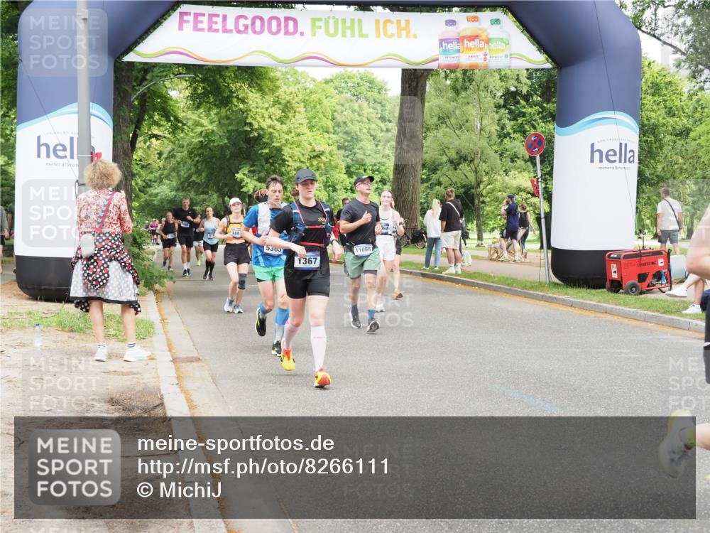 29.06.2025 - hella hamburg halbmarathon MichiJ http://msf.ph/oto/8266111 29.06.2025 10:54:33 Zwischen KM18-KM19 1367, 2963, 2964, 4014, 5363, 9967, 11088, 11355, 11641, 16824, 16976, 17062 meine-sportfotos.de