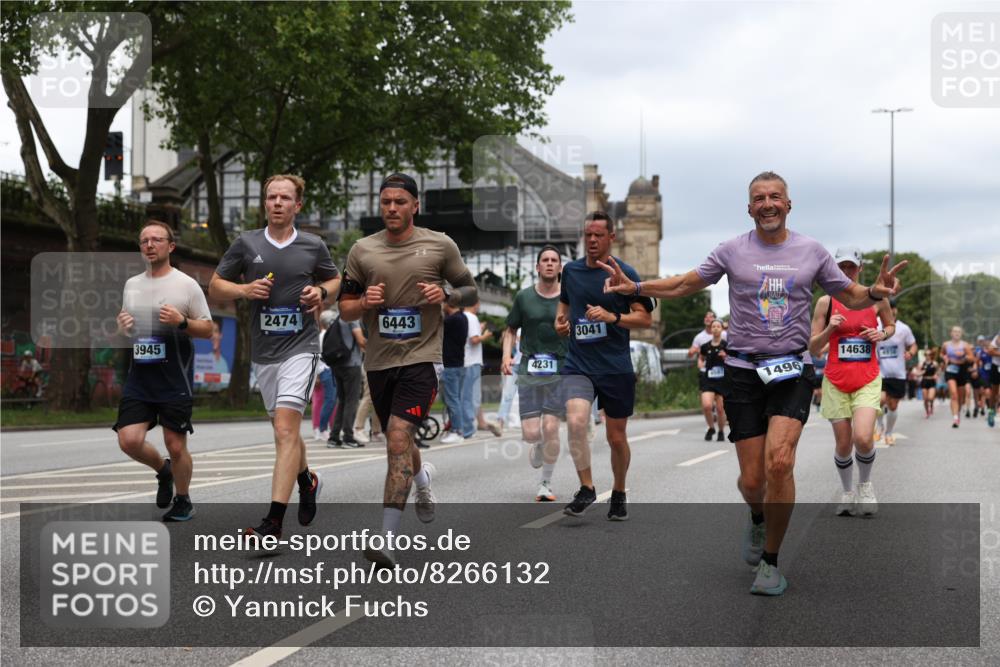29.06.2025 - hella hamburg halbmarathon Yannick Fuchs http://msf.ph/oto/8266132 29.06.2025 10:48:49 20KM 1125, 1327, 1496, 1506, 1628, 2119, 2474, 2561, 2771, 2884, 2955, 3041, 3652, 3791, 3794, 3945, 4029, 4189, 4231, 4868, 4903, 4938, 5319, 6355, 6433, 6443, 6587, 6938, 8449, 8487, 8514, 8698, 8973, 10191, 10192, 10368, 10376, 11184, 11333, 11747, 11797, 11799, 11976, 12186, 12526, 12584, 12961, 13267, 13297, 13988, 14036, 14175, 14592, 14638, 14660, 14834, 14845, 14948, 15389, 15879, 16047, 16327, 17842, 18031, 18380 meine-sportfotos.de