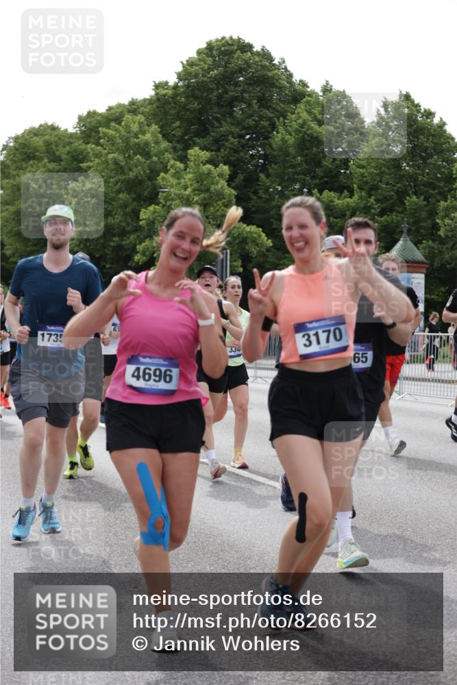 29.06.2025 - hella hamburg halbmarathon Jannik Wohlers http://msf.ph/oto/8266152 29.06.2025 10:33:30 Lombardsbrücke 1189, 1275, 1417, 1705, 1787, 1896, 2482, 2526, 3264, 3340, 3345, 3560, 4479, 4696, 4807, 4942, 5557, 5561, 5566, 5584, 5691, 5821, 5822, 5887, 6364, 6515, 6516, 6956, 7027, 7565, 8202, 8375, 8377, 8383, 8401, 9094, 9875, 9995, 10007, 10071, 10561, 10800, 11092, 11111, 11237, 11338, 11642, 12330, 12562, 12835, 13401, 13535, 13741, 13853, 13934, 14032, 14873, 15792, 15845, 17440, 19145, 19164 meine-sportfotos.de