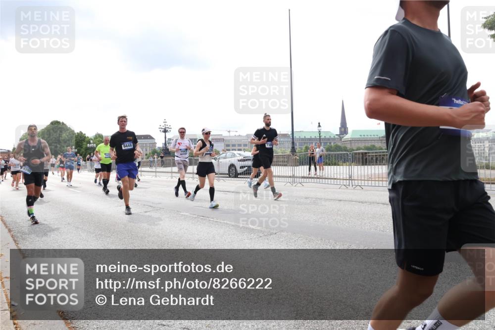 29.06.2025 - hella hamburg halbmarathon Lena Gebhardt http://msf.ph/oto/8266222 29.06.2025 10:34:43 Lombardsbrücke 1025, 1672, 2023, 2355, 2412, 2464, 2510, 2511, 2801, 3130, 3145, 3420, 4540, 4824, 4826, 4884, 5453, 5609, 6034, 6105, 6171, 6310, 6329, 6335, 6379, 6397, 6571, 6574, 6843, 7020, 7299, 7386, 7644, 7733, 8349, 8369, 8705, 8793, 8965, 9122, 9164, 9248, 9379, 9448, 9514, 10335, 10464, 10564, 10606, 10674, 11122, 11245, 11646, 11872, 12019, 12164, 12236, 12382, 12764, 13957, 15477, 16238, 16311, 16390, 16682, 16919, 17230, 18158, 18941 meine-sportfotos.de