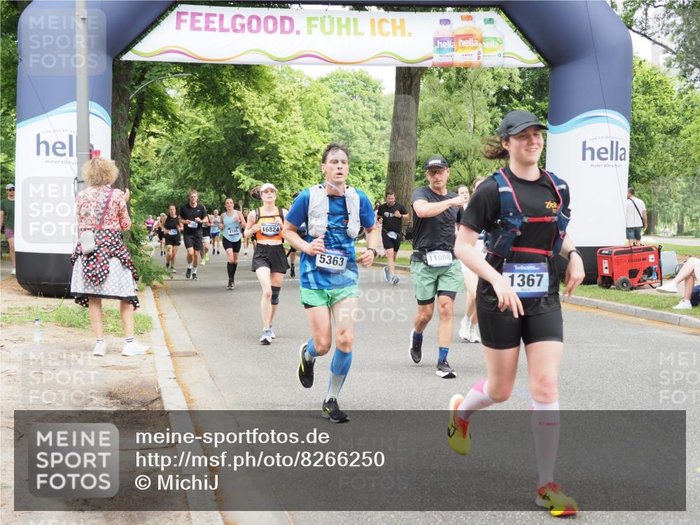 29.06.2025 - hella hamburg halbmarathon MichiJ http://msf.ph/oto/8266250 29.06.2025 10:54:35 Zwischen KM18-KM19 1367, 2963, 2964, 4014, 5363, 11088, 11355, 11641, 15945, 16824, 16976, 17062 meine-sportfotos.de