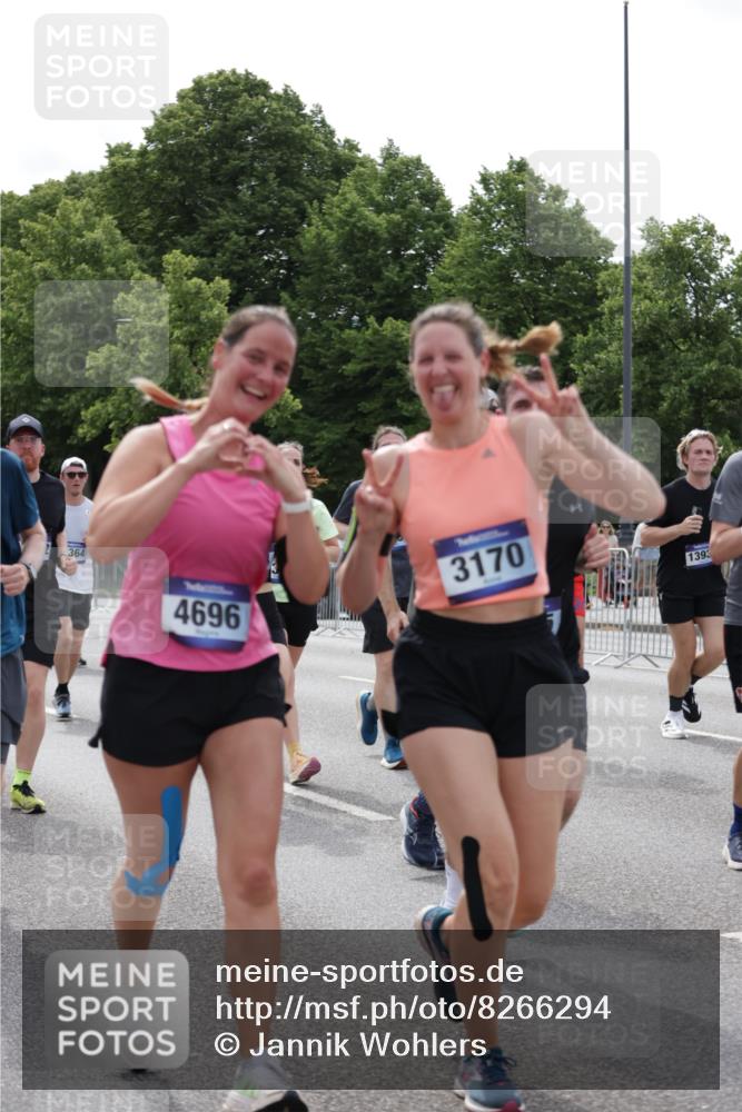 29.06.2025 - hella hamburg halbmarathon Jannik Wohlers http://msf.ph/oto/8266294 29.06.2025 10:33:30 Lombardsbrücke 1189, 1275, 1417, 1705, 1787, 1896, 2482, 2526, 3264, 3340, 3345, 3560, 4479, 4696, 4807, 4942, 5557, 5561, 5566, 5584, 5691, 5821, 5822, 5887, 6364, 6515, 6516, 6956, 7027, 7565, 8202, 8375, 8377, 8383, 8401, 9094, 9875, 9995, 10007, 10071, 10561, 10800, 11092, 11111, 11237, 11338, 11642, 12330, 12562, 12835, 13401, 13535, 13741, 13853, 13934, 14032, 14873, 15792, 15845, 17440, 19145, 19164 meine-sportfotos.de