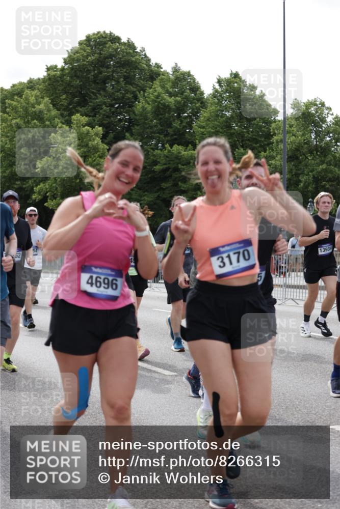 29.06.2025 - hella hamburg halbmarathon Jannik Wohlers http://msf.ph/oto/8266315 29.06.2025 10:33:30 Lombardsbrücke 1189, 1275, 1417, 1705, 1787, 1896, 2482, 2526, 3264, 3340, 3345, 3560, 4479, 4696, 4807, 4942, 5557, 5561, 5566, 5584, 5691, 5821, 5822, 5887, 6364, 6515, 6516, 6956, 7027, 7565, 8202, 8375, 8377, 8383, 8401, 9094, 9875, 9995, 10007, 10071, 10561, 10800, 11092, 11111, 11237, 11338, 11642, 12330, 12562, 12835, 13401, 13535, 13741, 13853, 13934, 14032, 14873, 15792, 15845, 17440, 19145, 19164 meine-sportfotos.de