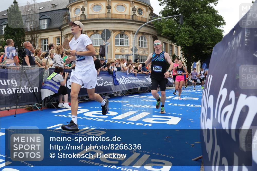29.06.2025 - hella hamburg halbmarathon Strokosch-Dieckow http://msf.ph/oto/8266336 29.06.2025 10:45:16 Ziel 1697, 2188, 2367, 2470, 3186, 5706, 6054, 6375, 6575, 6819, 7087, 9105, 10064, 11469, 12783, 14703, 15563, 15636, 15651, 15741, 15760, 16513, 17120, 17499, 17960, 18346, 18718 meine-sportfotos.de