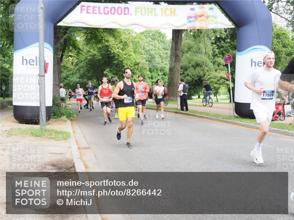 29.06.2025 - hella hamburg halbmarathon MichiJ http://msf.ph/oto/8266442 29.06.2025 10:30:38 Zwischen KM18-KM19 1512, 1903, 3523, 5124, 5690, 7363, 8359, 8694, 9815, 12098, 14275, 15095, 15328, 17032, 17159, 17926, 18509 meine-sportfotos.de