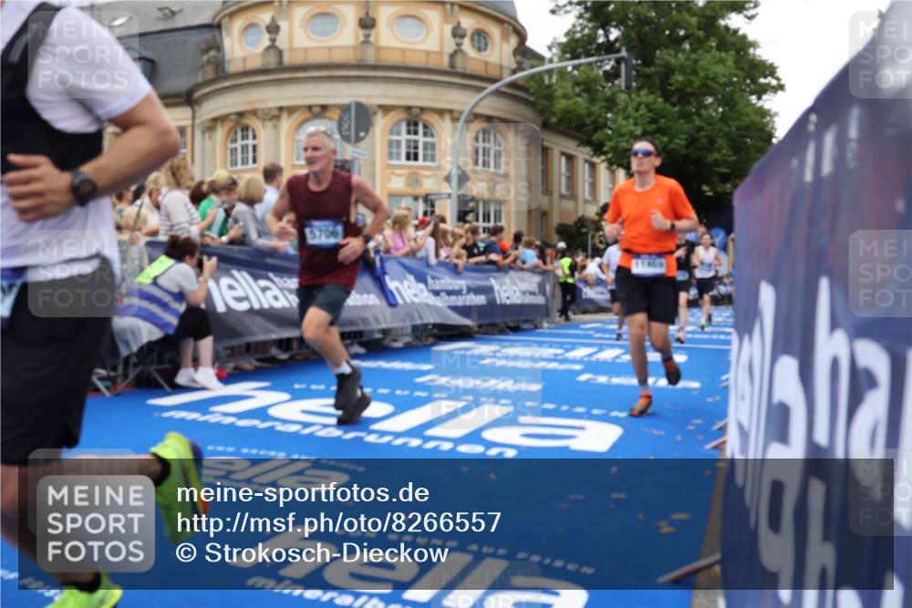 29.06.2025 - hella hamburg halbmarathon Strokosch-Dieckow http://msf.ph/oto/8266557 29.06.2025 10:45:21 Ziel 1697, 2188, 2367, 2470, 3186, 5706, 9105, 10064, 11469, 12277, 12643, 12783, 14703, 15563, 15636, 15741, 15760, 16513, 16725, 17499, 18407, 18638 meine-sportfotos.de